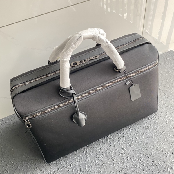 ボッテガヴェネタバッグ正面デザイン